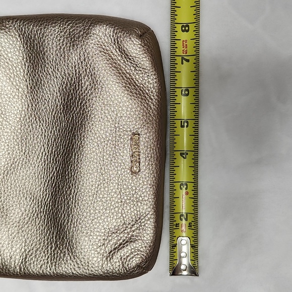 Calvin Klein Soft Gold Metalic Leather Crossbody Bag, New without Tags - Picture 9 of 10